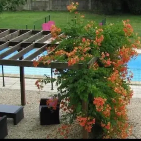 בית נופש Les Roseries Boutique Clussais-la-Pommeraie